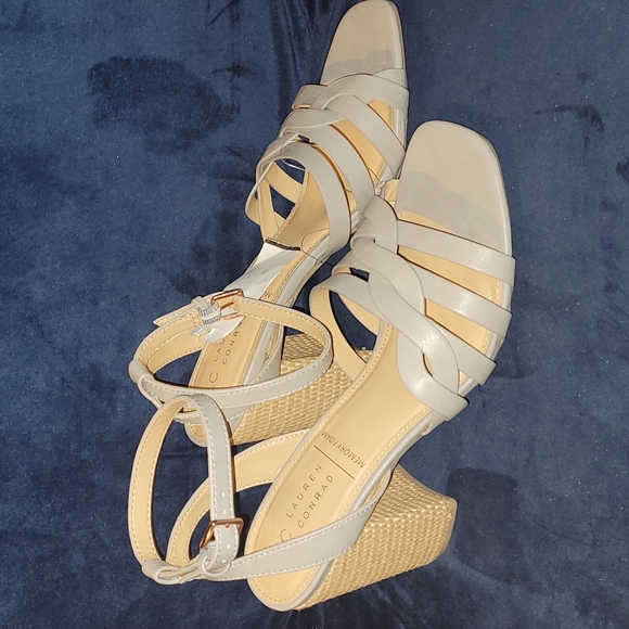 LC Lauren Conrad Shoes - New Lauren Conrad memory foam open toe 3.5 inch heels .Beautifully done Size 11